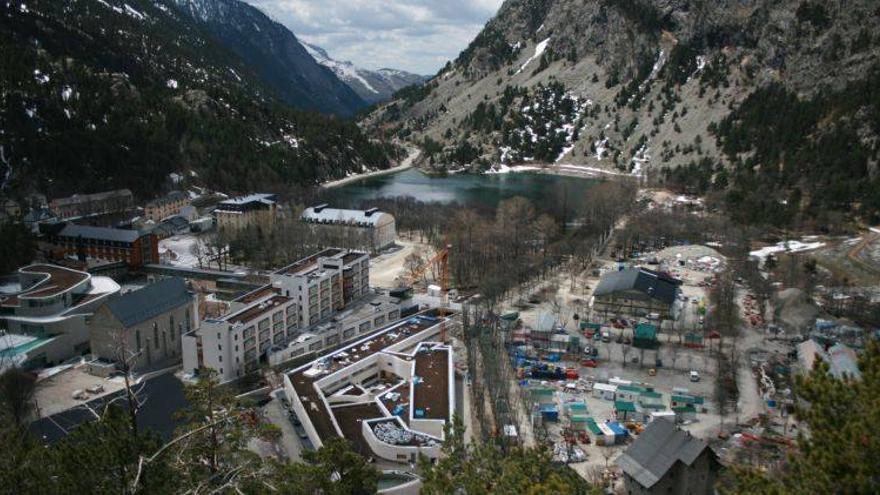 Un nuevo cierre del acceso al balneario de Panticosa adelanta fin de temporada