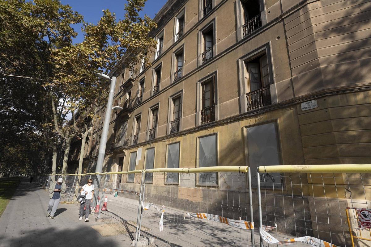 La UPF derriba las últimas casas de los militares de la Ciutadella para ampliar el campus