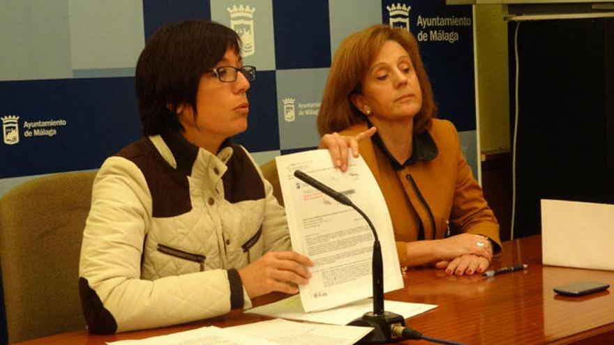 La portavoz socialista, María Gámez, y la concejala Begoña Medina.