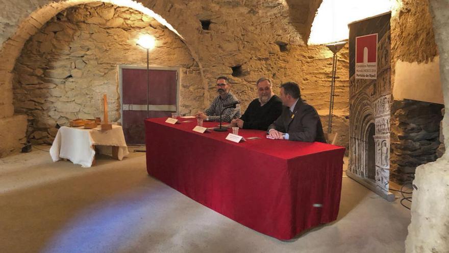 La presentació de la inauguració, a Sant Pere de Rodes.