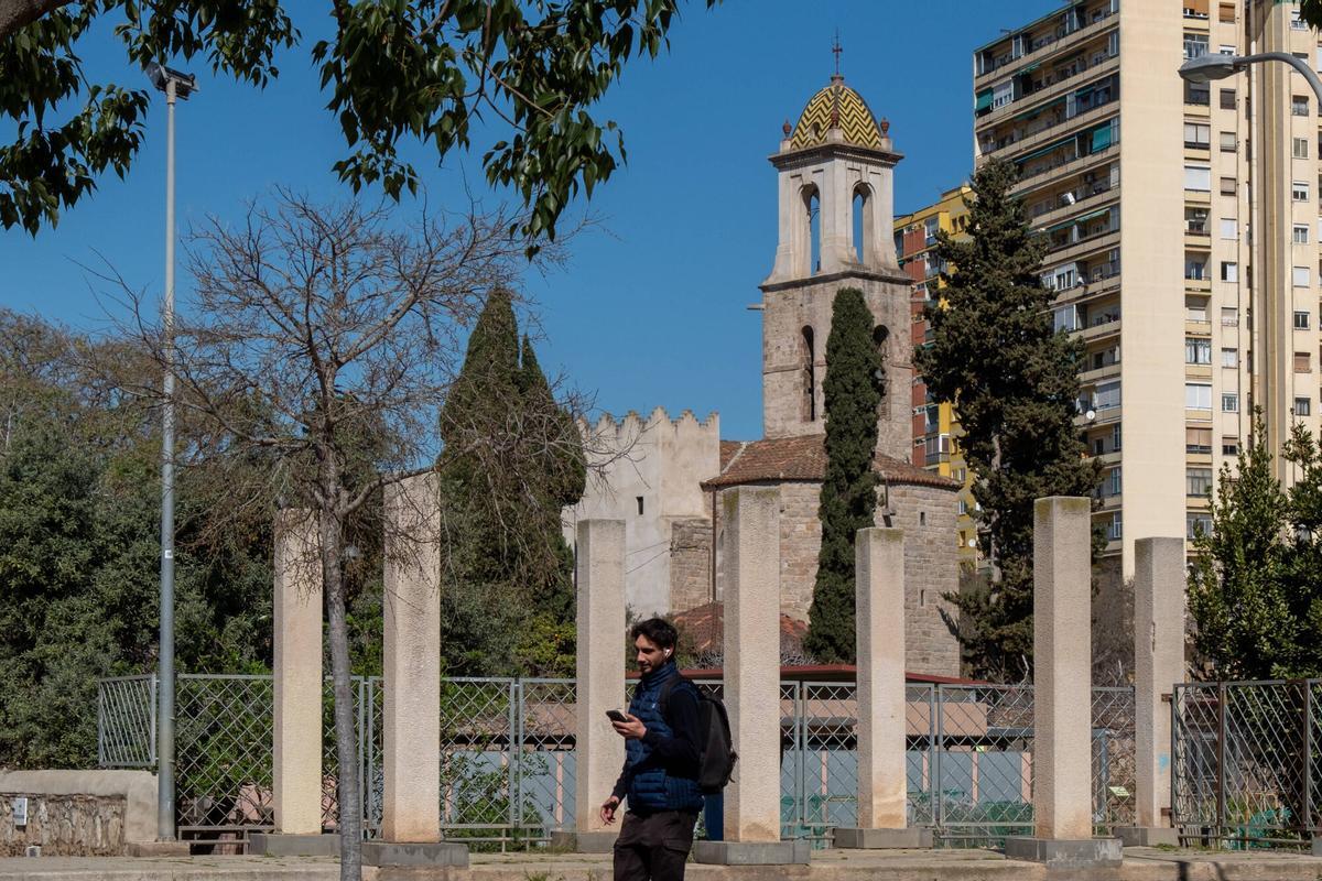 Ruta por Sant Martí Provençals, Iglesia gótica Sant Martí.