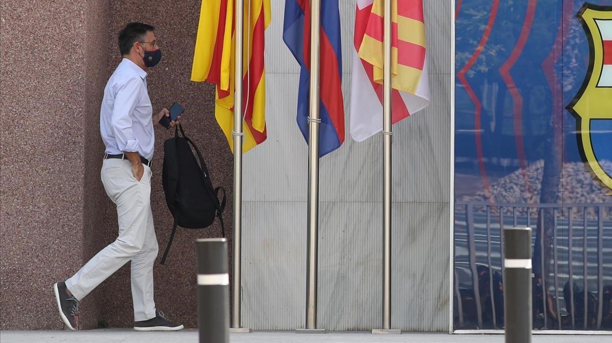 zentauroepp54527051 fc barcelona s president josep maria bartomeu arrives at the200817112420