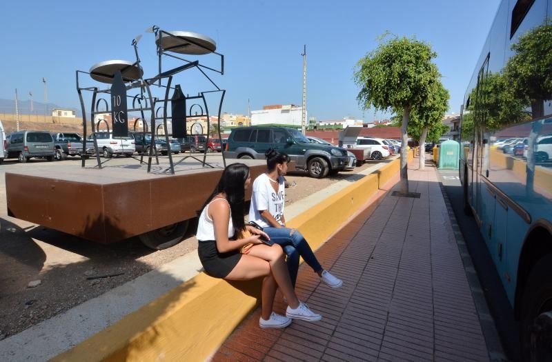 22/08/2018 TELDE. Carretas de propiedad municipal aparcadas en el aparcamiento frente al CAE de El Calero.   Fotografa: YAIZA SOCORRO.  | 22/08/2018 | Fotógrafo: Yaiza Socorro