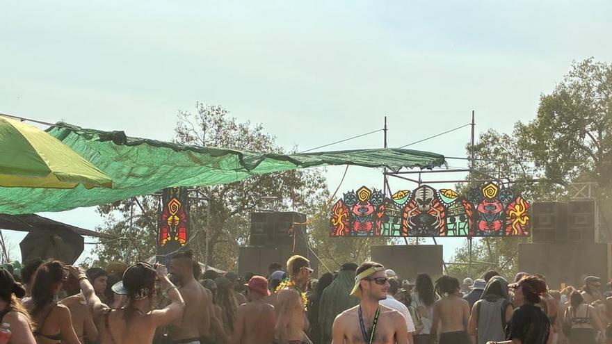 Galería | Así es la 'rave' de La Granja (Cáceres)