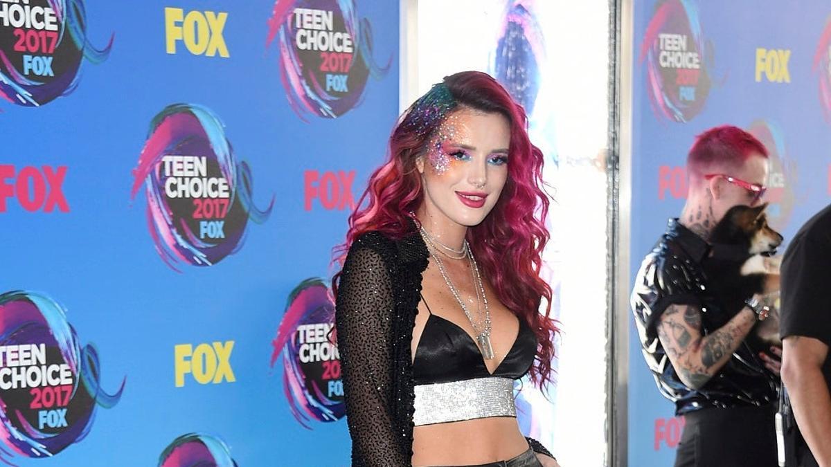 Bella Thorne en los Teen Choice Awards 2017