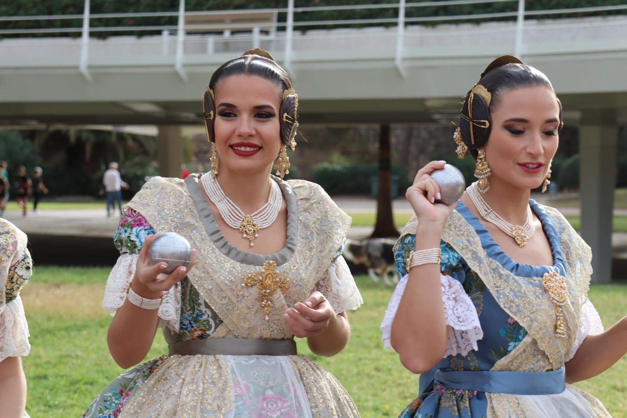 Las Fallas viven su matinal de petanca