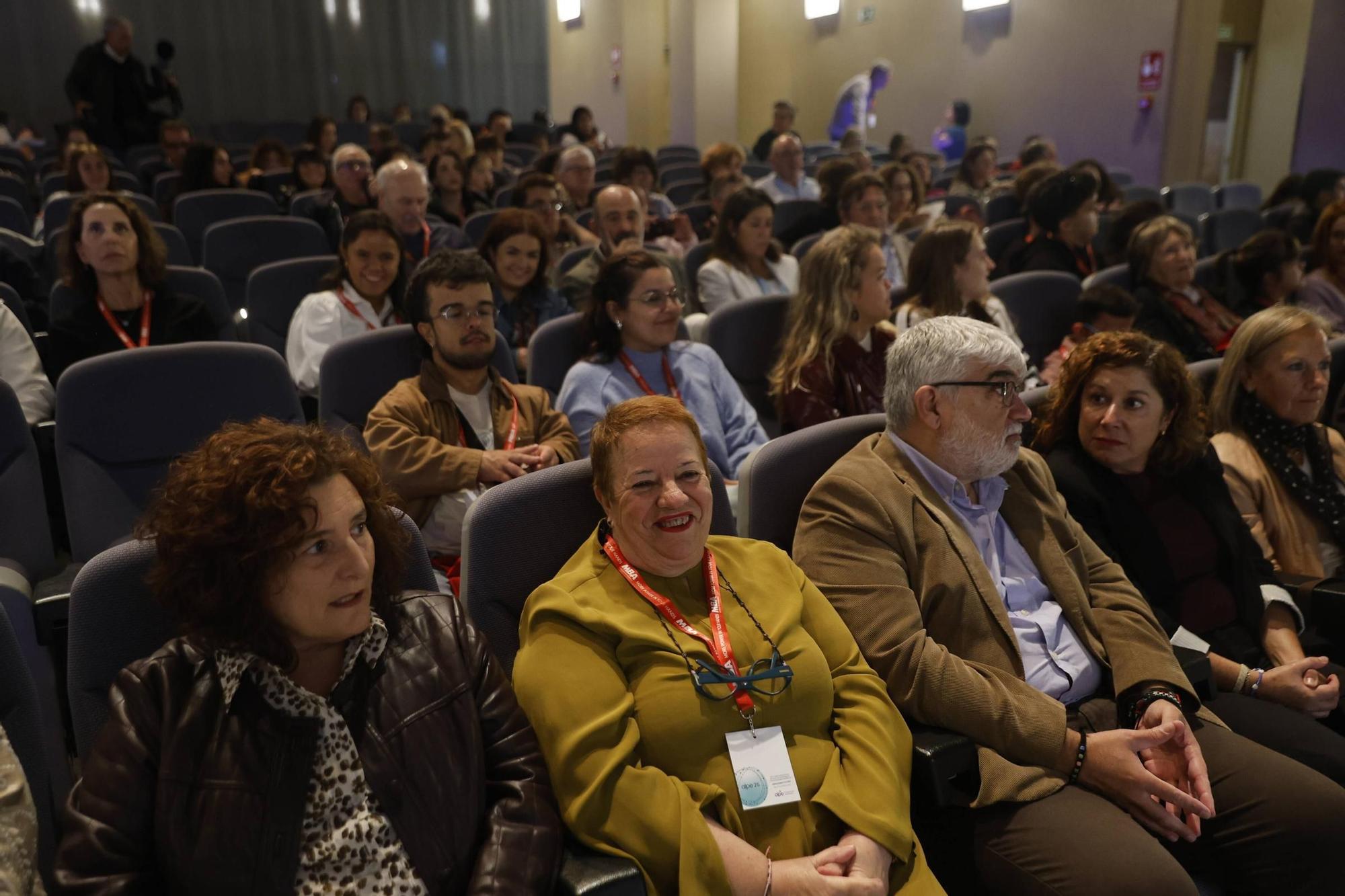 En imágenes: así fue el acto inaugural del congreso de acondroplasia de Alpe en Gijón
