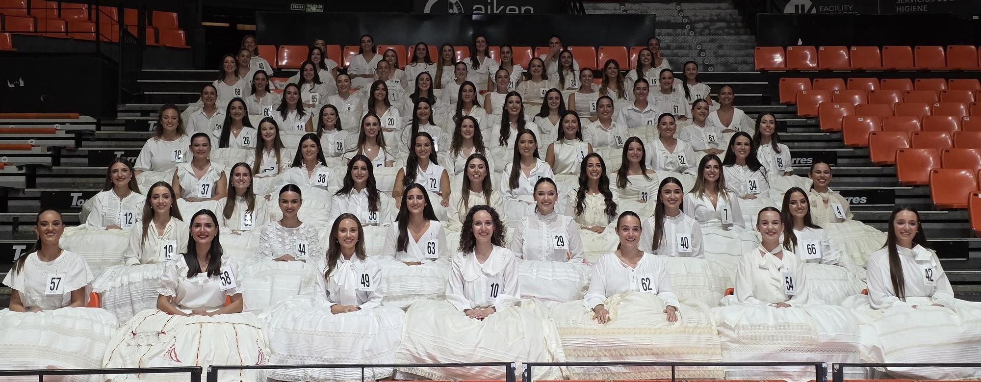 Asi ha sido el ensayo de la elección de candidatas a Falleras Mayores de València 2026