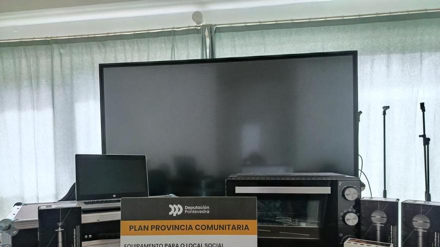 La asociación de Vilaxoán compra equipos electrónicos