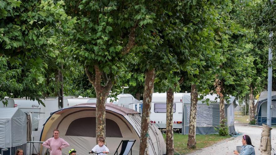Los campings disparan sus pernoctaciones y multiplican por siete el crecimiento del conjunto de alojamientos turísticos desde 2022