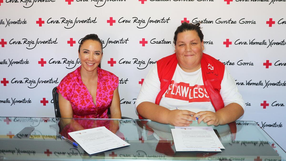 Firma de convenio de CrossCube con  Cruz Roja Zamora.