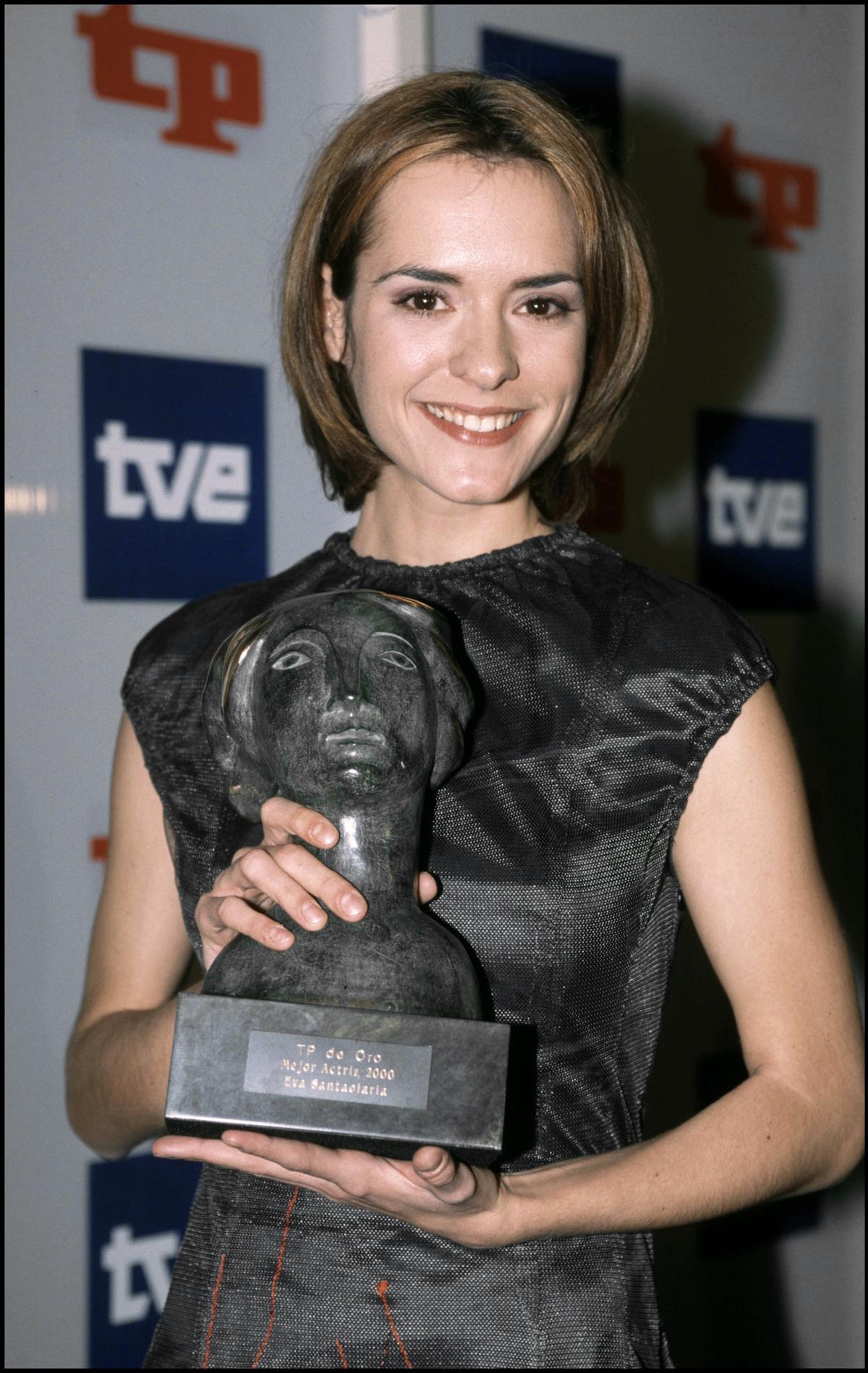Eva Santolaria con su premio Tp de Oro a Mejor actriz de televisión