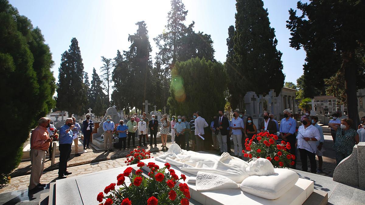 Homenaje a Manolete en el 74 aniversario de su muerte en Linares