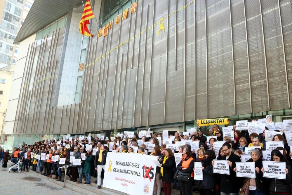 Concentració a Girona per demanar la llibertat de Puigdemont