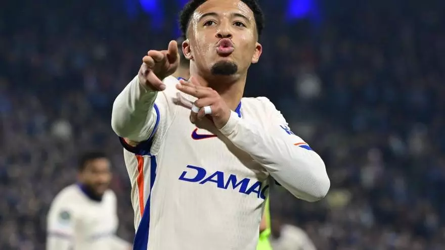 Jadon Sancho anotó el primero en la goleada del Chelsea al Djurgården