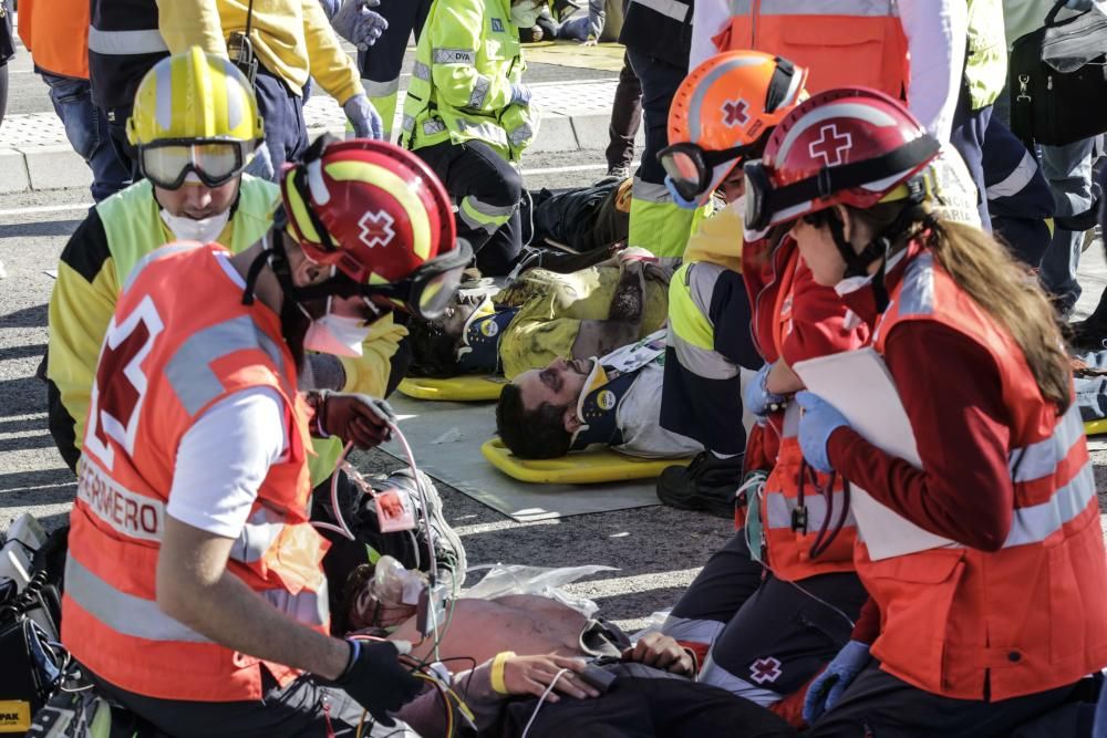 Más de 500 efectivos participan en un simulacro de accidente aéreo