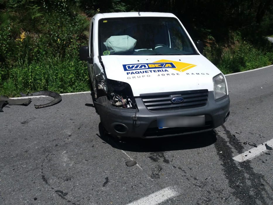 Sucesos en Pontevedra | Un herido en una colisión entre Cuntis y A Estrada