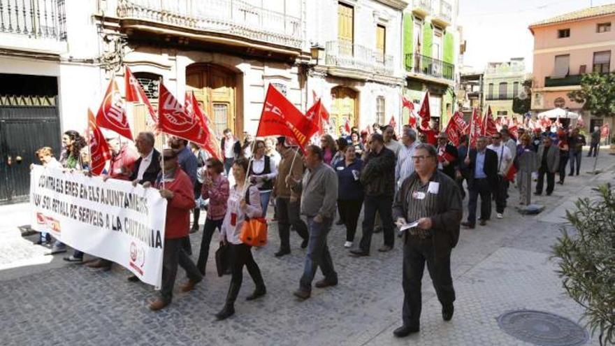 Protesta de trabajadores del Ayuntamiento de Alboraia en abril.