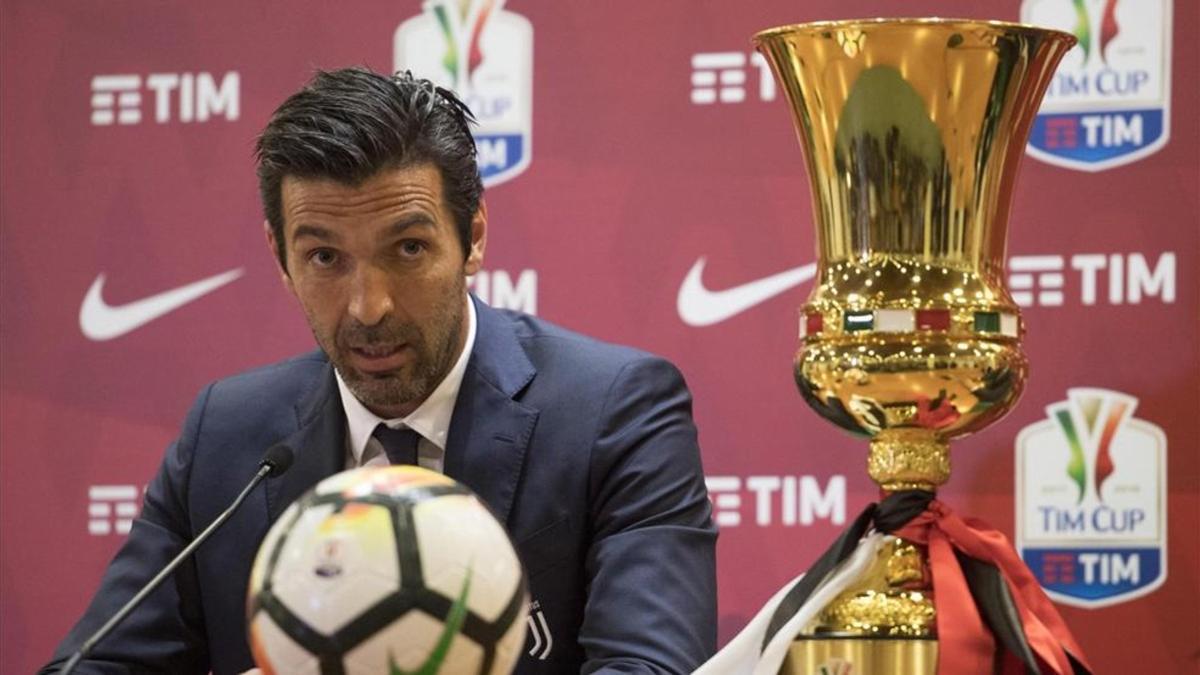 Buffon afronta una rueda de prensa especial