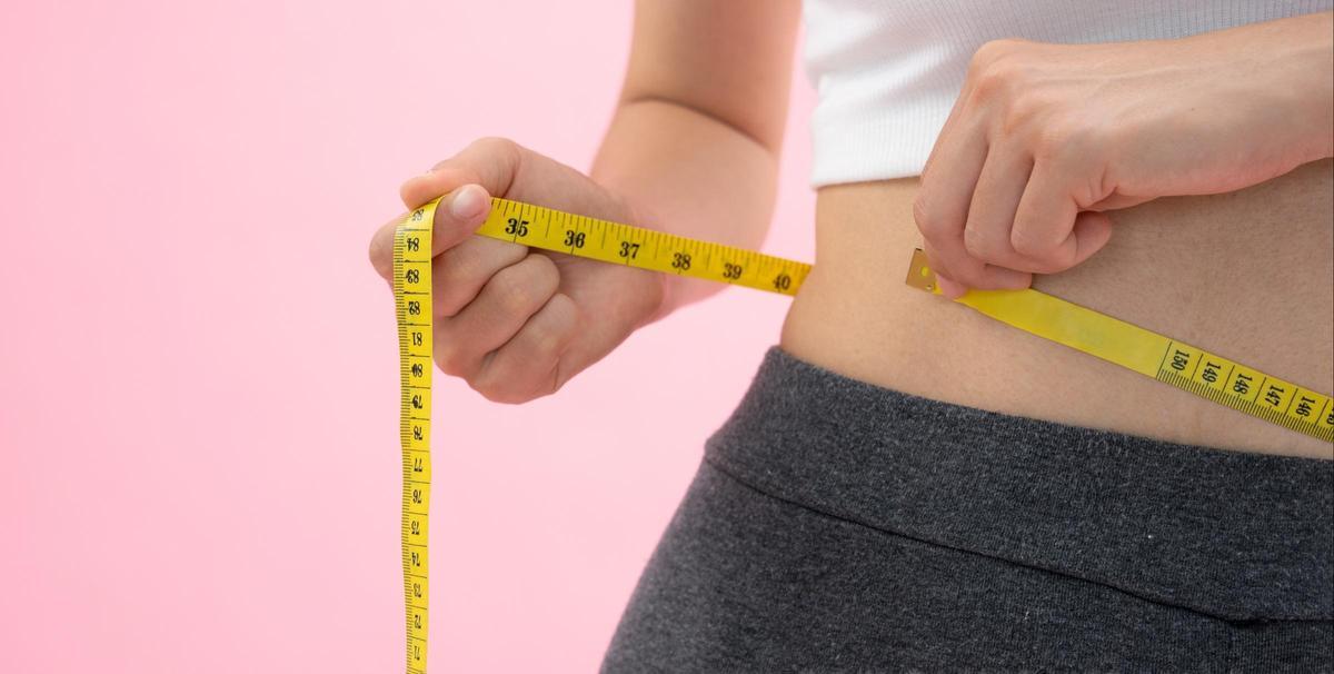 La obesidad sigue estando rodeada de estigmas sociales que, en muchos casos, afectan profundamente al bienestar emocional de quienes la padecen.