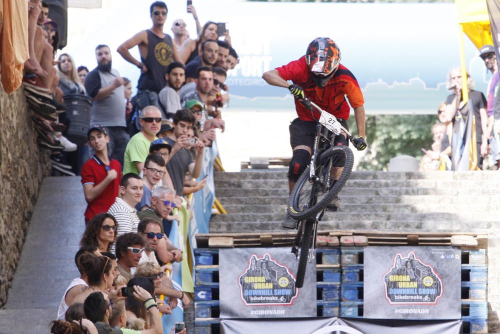 Un moment de l''Urban Downhill Show a les escales de Sant Domènec