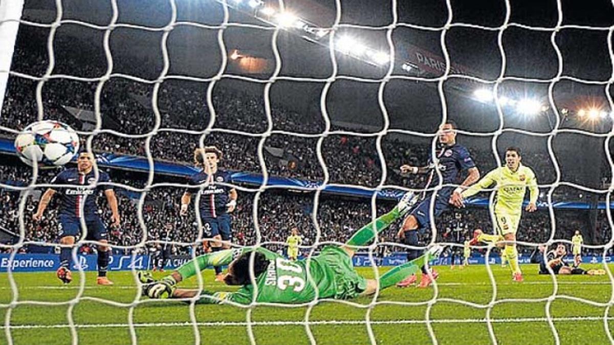 Suárez marcó dos golazos en París