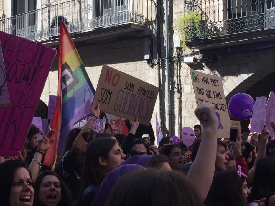 Manifestació estudiantil a Girona de la vaga del vuit de març