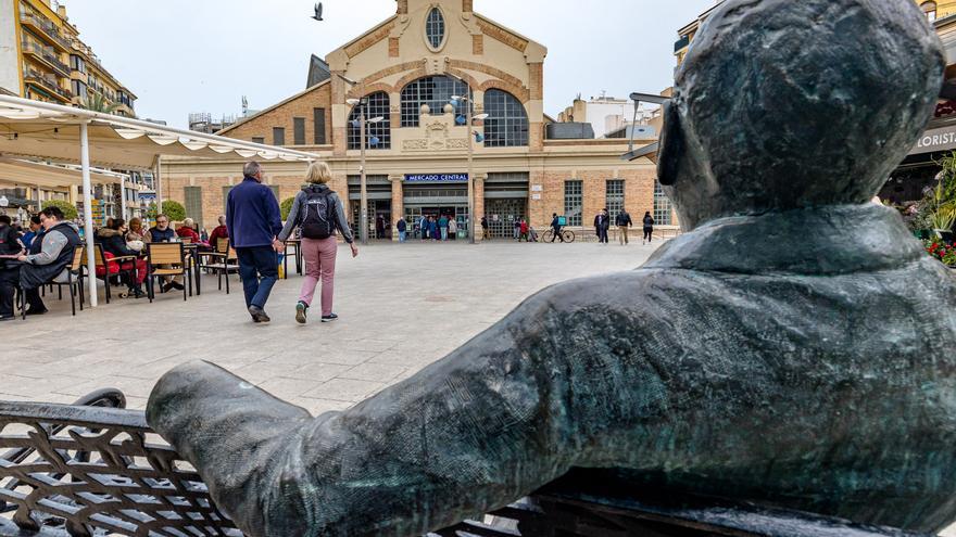 Un millón de personas pasa al año por el Mercado Central de Alicante, que celebra su centenario