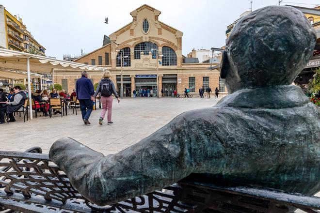 Un millón de personas pasa al año por el Mercado Central de Alicante, que celebra su centenario