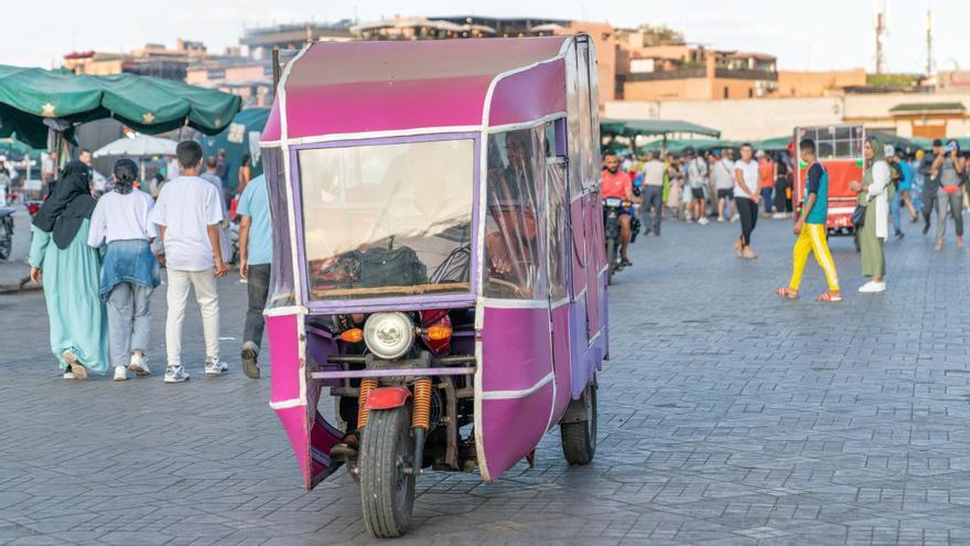 Mueren siete personas al volcar una moto triciclo en el sur de Marruecos