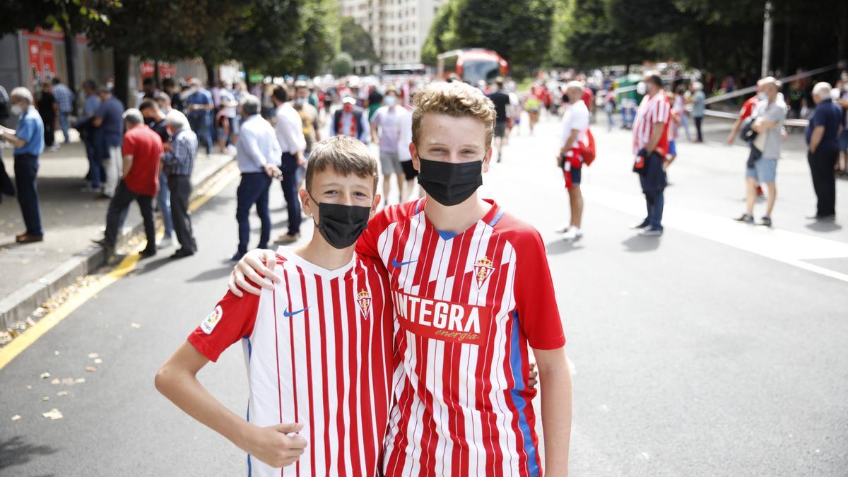 Galería de fotos: así volvió el público a El Molinón