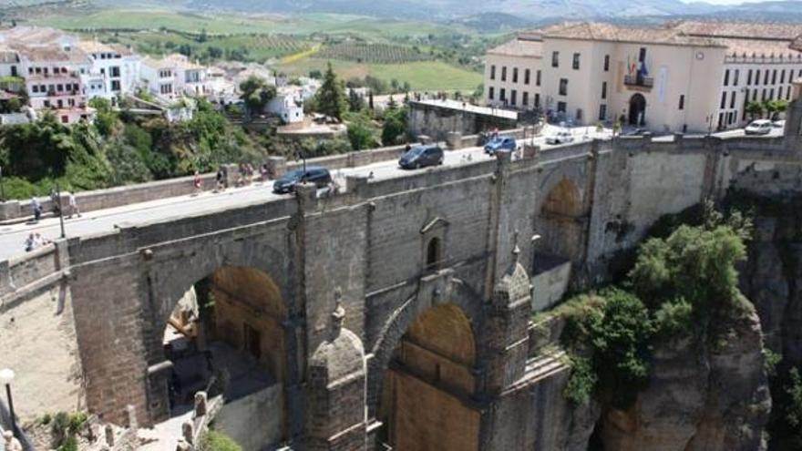 Ronda mantendrá abierto al tráfico el Puente Nuevo sobre el Tajo en un solo sentido