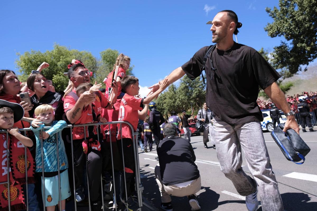 Así han recibido los aficionados al Mallorca en Son Moix antes del partido clave contra el Villarreal
