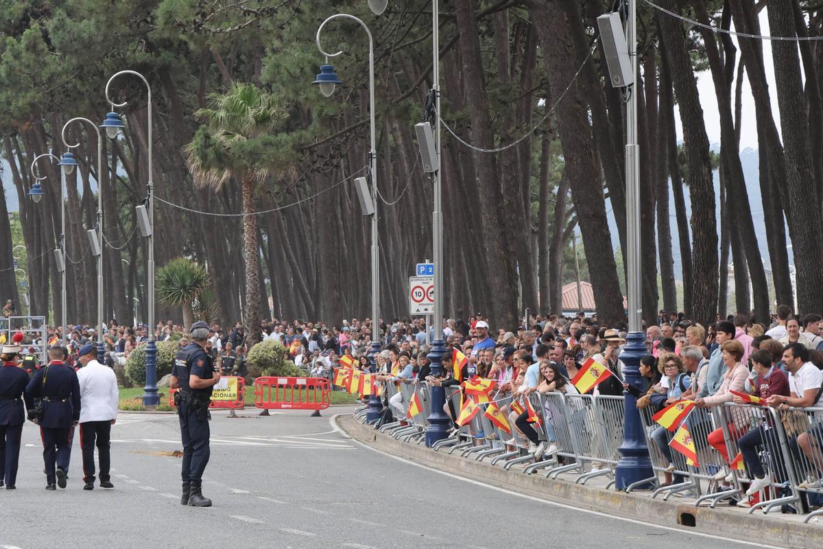 Vigo se rinde al desfile de la Fuerzas Armadas Vigo se rinde al desfile de la Fuerzas Armadas