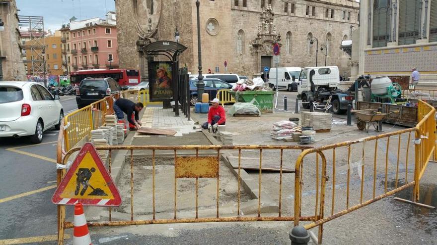 Nueva parada para el autobús en la plaza de Brujas