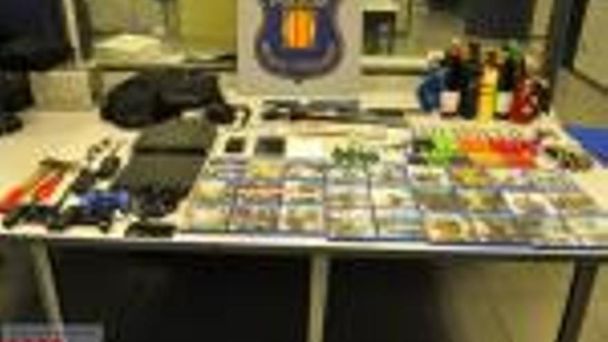 El material recuperat pels Mossos, procedent de diversos robatoris.