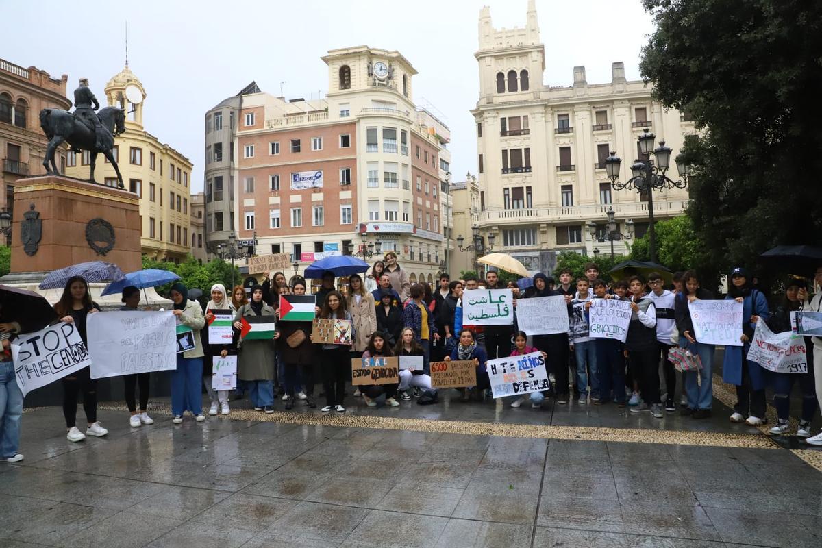 Concentración de estudiantes en Córdoba en apoyo al pueblo palestino.