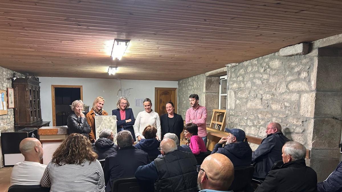 Presentación de las obras en caminos de Cervaña.