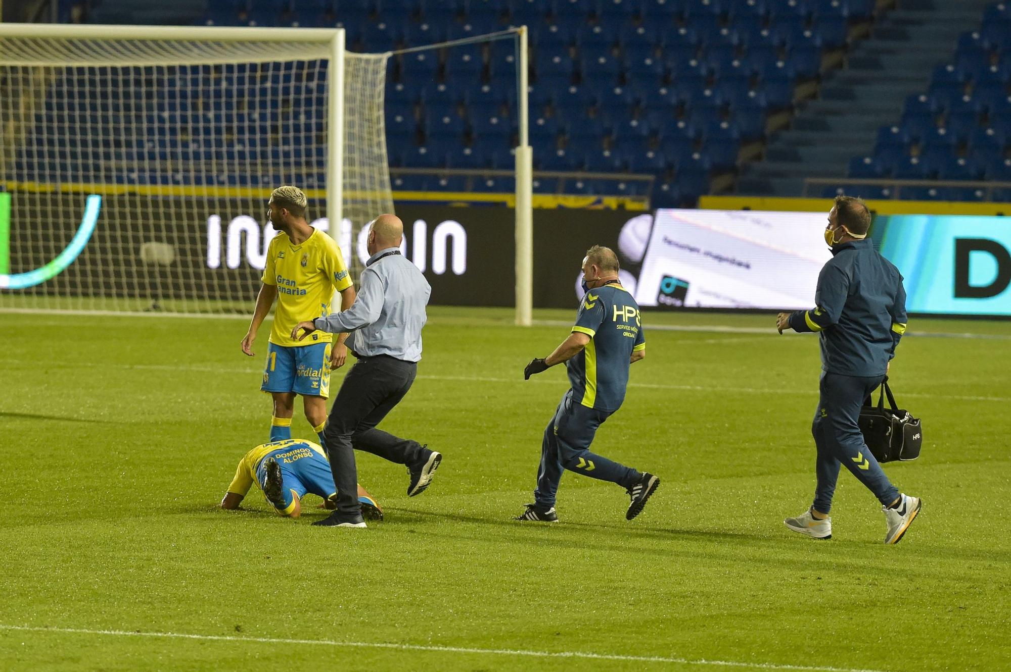 El partido del derbi UD Las Palmas - CD Tenerife, en imágenes