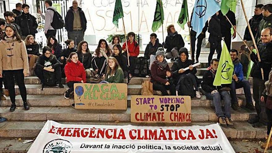 Concentració pel «fracàs» de la cimera contra el canvi climàtic