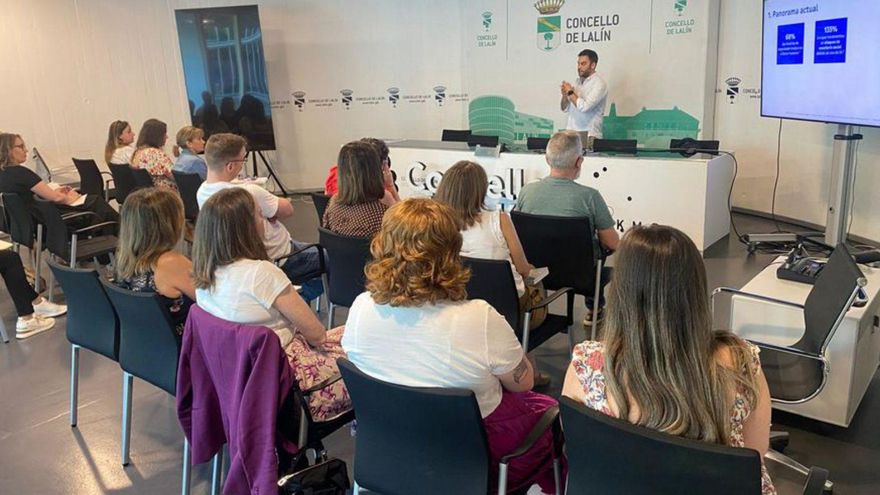 La formación se impartió en la sala de prensa municipal.