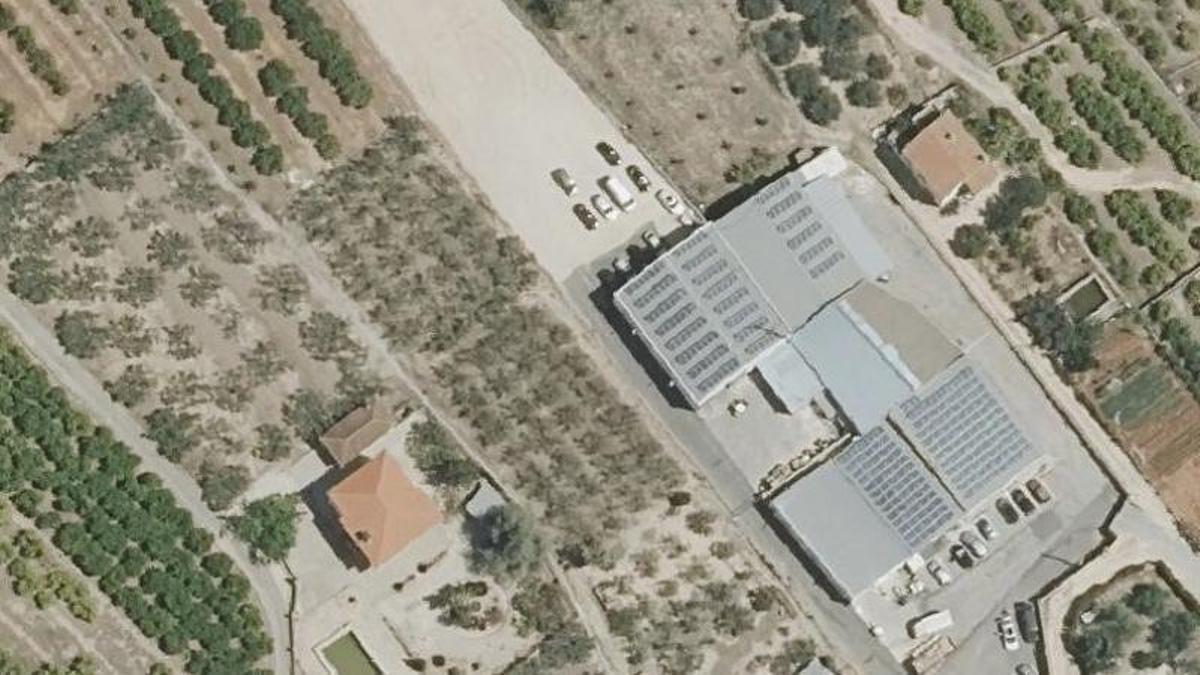 Vista aérea de la fábrica textil de Enguera que ha sido regularizada.
