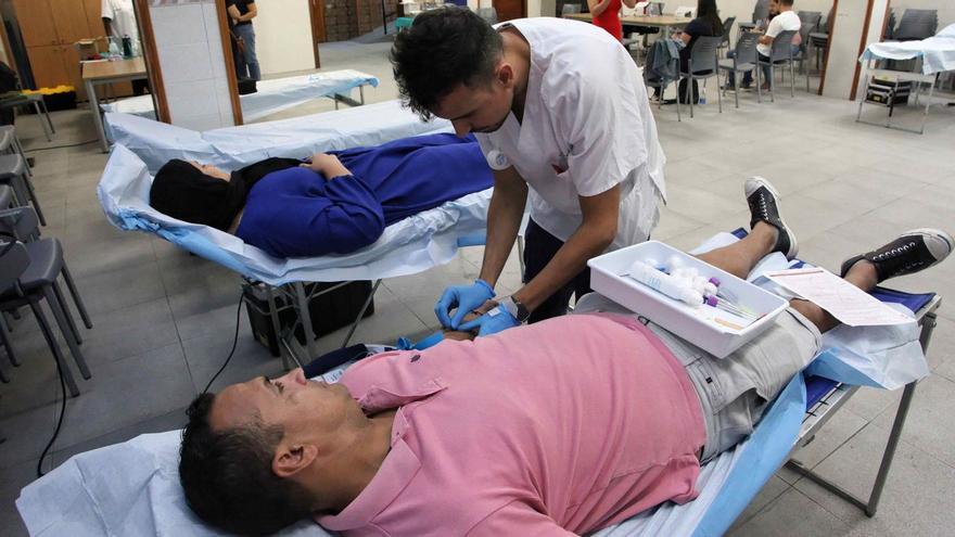 Cofrades de sangre solidaria en Vila-real