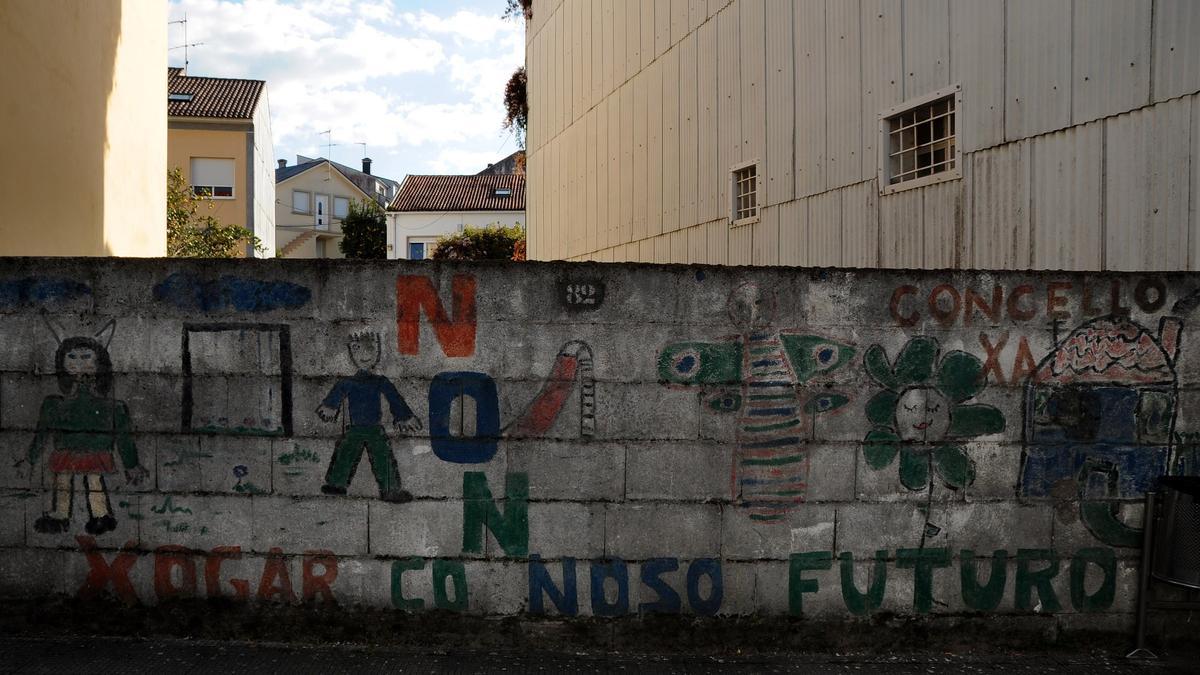 Pintada reclamando concello propio en A Illa.