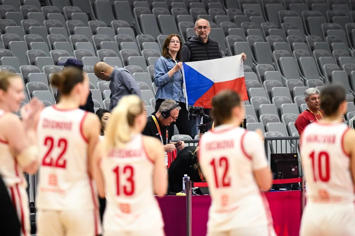 La selección de la República Checa, antes de comenzar el partido