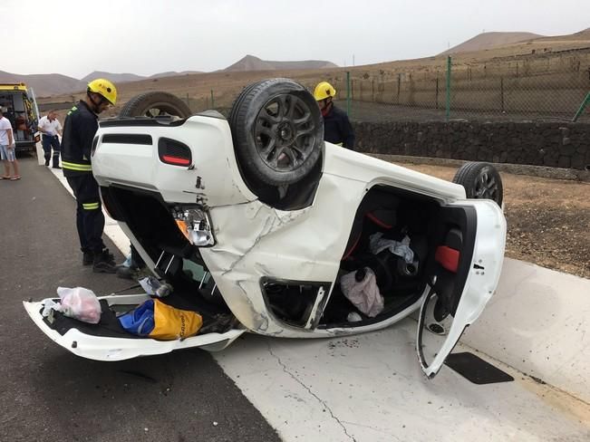 Vuelco de un automóvil en Lanzarote