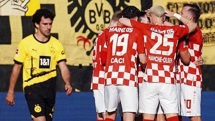 Los jugadores del Mainz celebran uno de los goles
