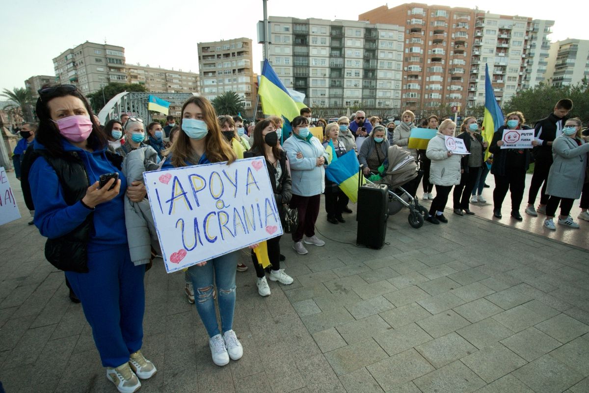 Concentración de ucranianos en Murcia para defender la paz en su país