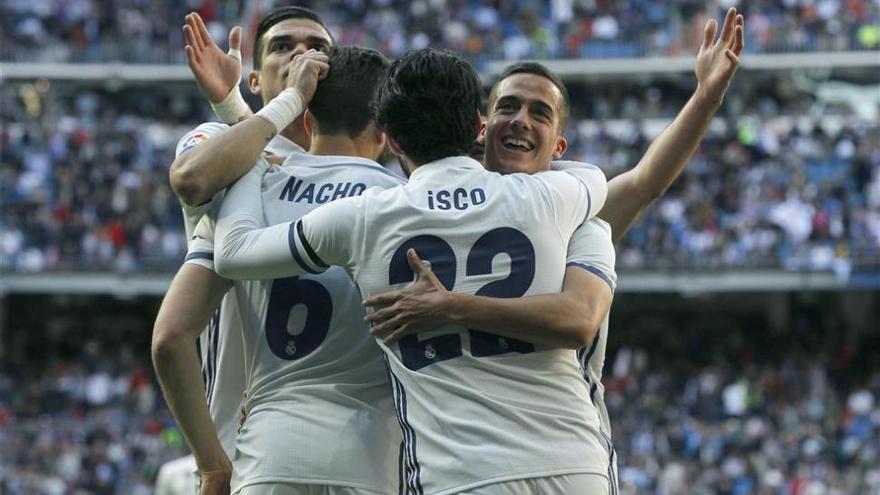 El Real Madrid aguanta el tirón a base de récords