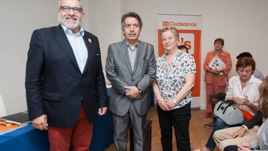 Bauzá, Pericay y Serra, candidatos al Consell, Govern y Cort, en la presentación de sus programas.